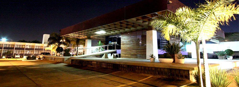 Sia Park Executive Hotel Candangolandia Bagian luar foto