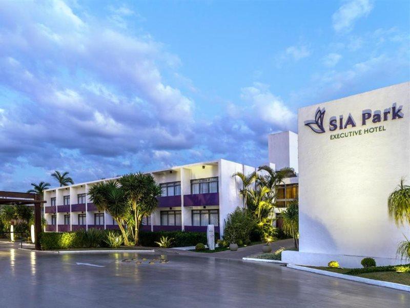 Sia Park Executive Hotel Candangolandia Bagian luar foto