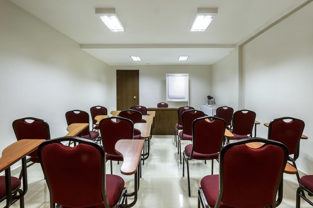 Sia Park Executive Hotel Candangolandia Bagian luar foto