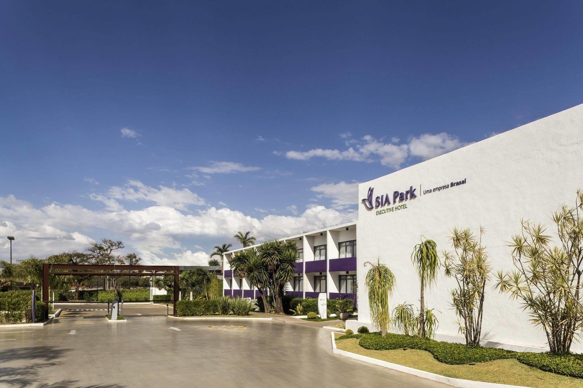 Sia Park Executive Hotel Candangolandia Bagian luar foto