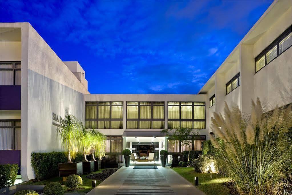 Sia Park Executive Hotel Candangolandia Bagian luar foto